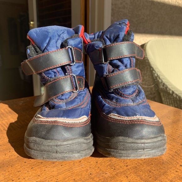 🌈BOGO 50% off🌈 Snow Boots for Toddlers! Size 11, Excellent Used Condition. - Picture 2 of 10